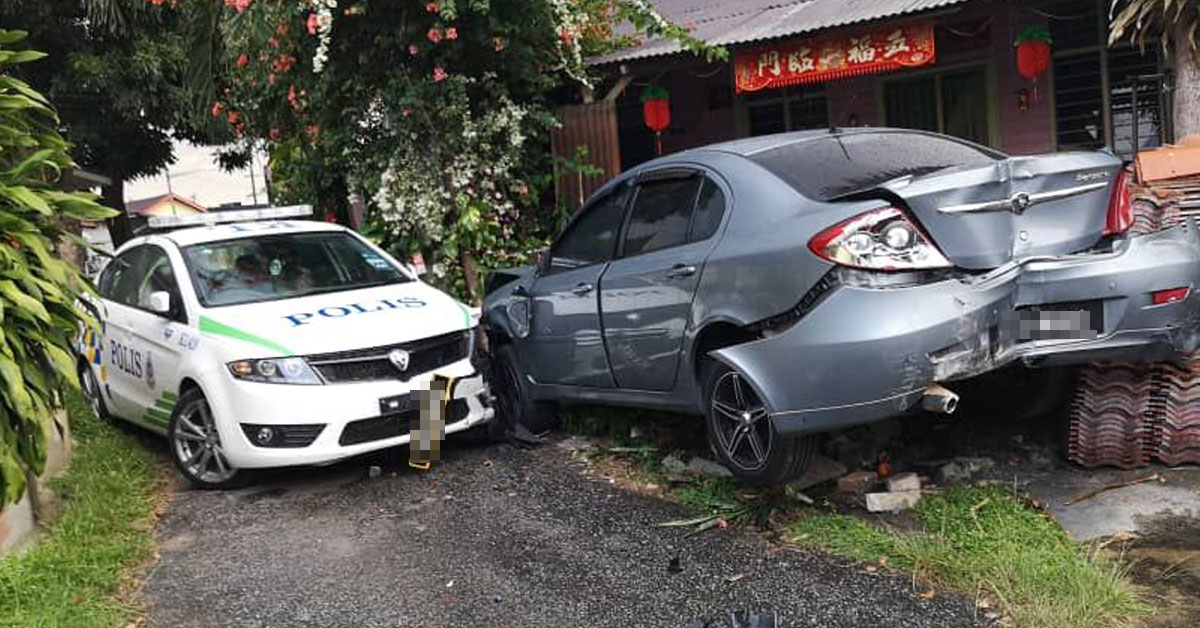 嫌犯轎車在駛進一個死胡同後遭警方巡邏車在後阻擋。