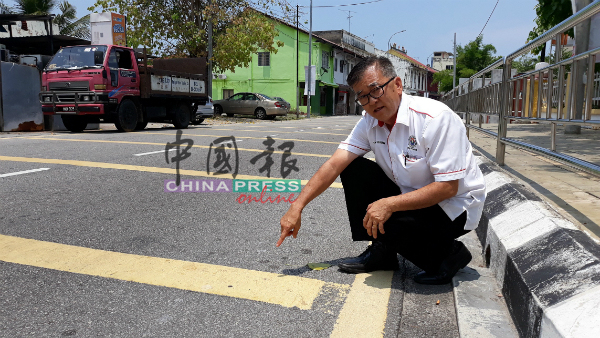 陈劲源指甲市释迦院前的道路减速线已变薄，有必要重画。