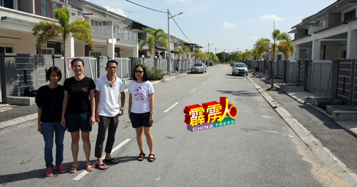 佳邦商城（Klebang Perdana）的围篱式住宅区住户，对于该区变成外劳宿舍，引起许多民生问题感到不满。