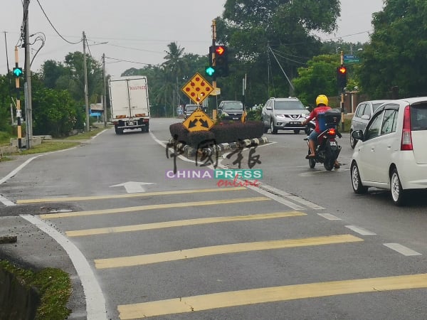 扩大道路工程展开后，路中央的安全岛也将拆除。