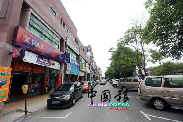 罗白千禧商业区治安再亮红灯，两间商店被贼徒企图剪开门锁，欲潜入干案，所幸不成功。