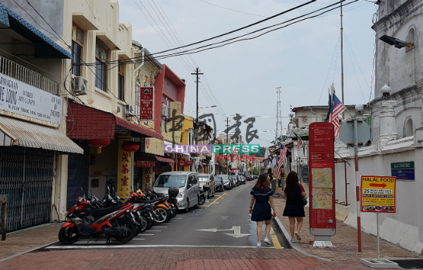 老街区许多单位已改做民宿等，用电量增加，引起隐忧。