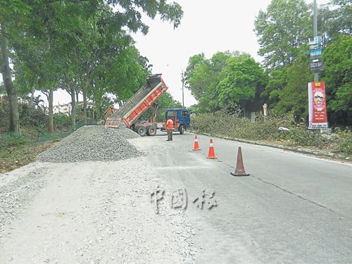 道路提升工程包括加寬從大道進皇冠城的路口。