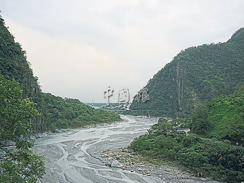 小錐麓步道一路上森林茂密，緊鄰立霧溪，景觀不錯。