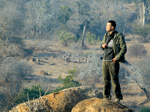 摄于南非的克鲁格国家公园（Kruger National Park）。这是非洲最古老、最知名、最广大的自然保护区之一，当地称为“野生花园” (wildtuin)，占地约2万平方公里，园内有多种生态区，栖息的野生动物和野鸟种类繁多，而且数量庞大。