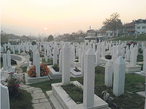 墳場上這麼多石碑，逝世的年份都在1992~1995年間，莫不讓人悲歎每一個早逝的年輕生命。 