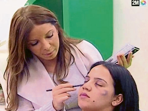  ■摩洛哥國營電視台播出的節目，竟教被家暴的婦女如何化妝掩蓋。