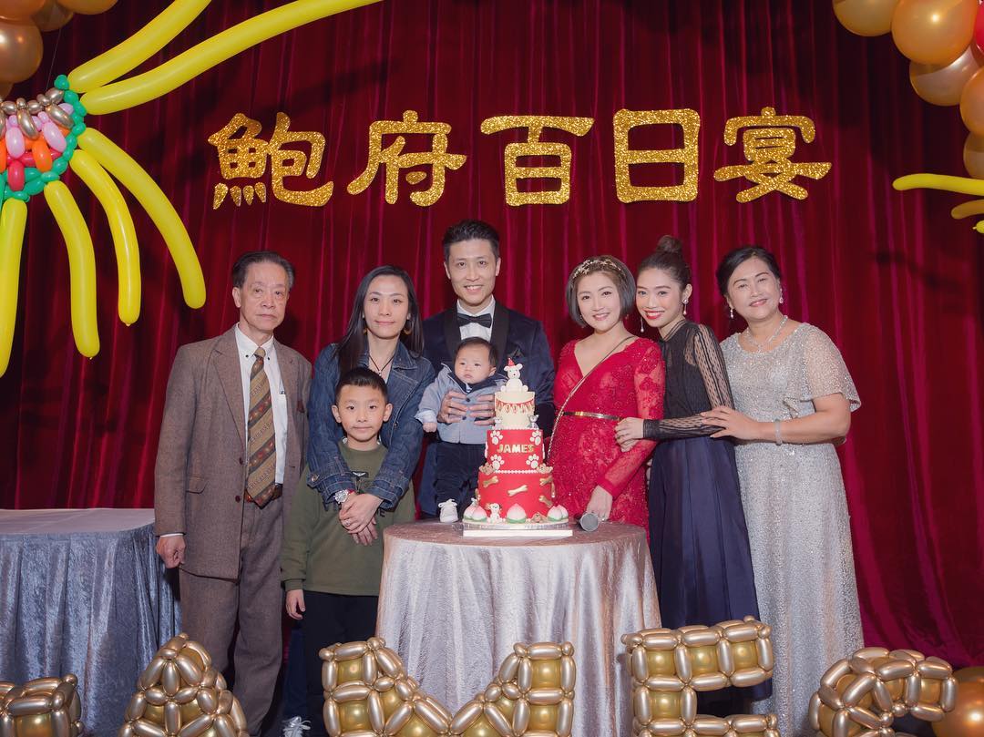 李悦彤在孩子百日宴上展露幸福人妻笑容。