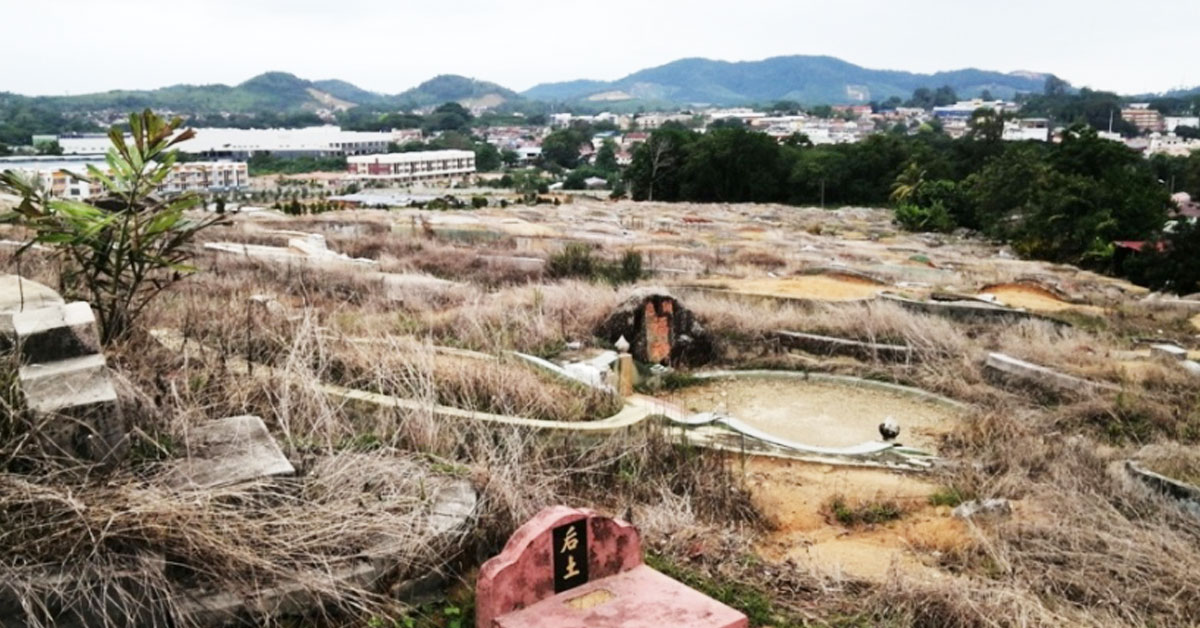 淡边石山路华人义山乃地方上规模最大的坟场，在清明节前夕最后一个周末完全没有人迹可寻。