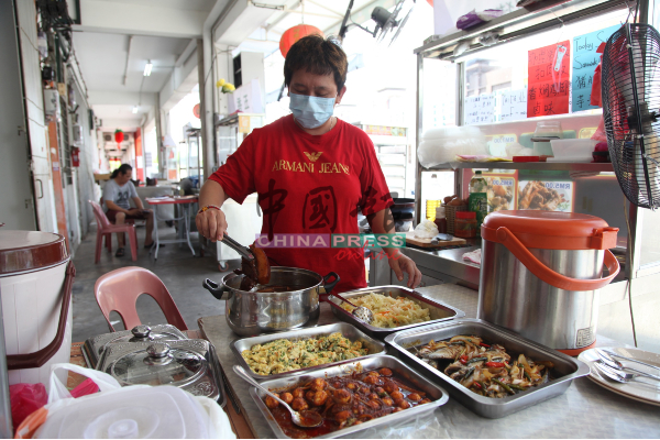 陈诗虹：不需要清洗食客用餐餐具。