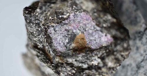 25亿年前红宝石 发现生命痕迹