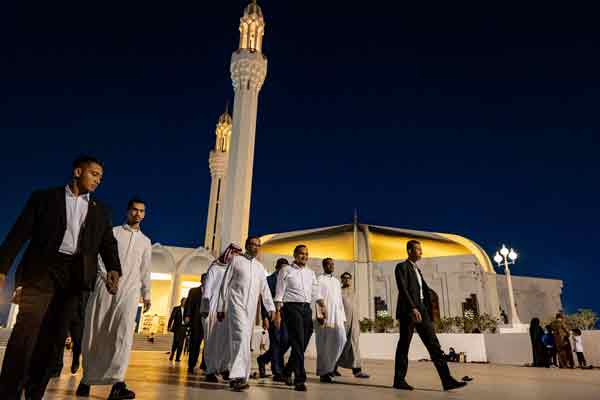 Anwar,Saudi Arabia,pray