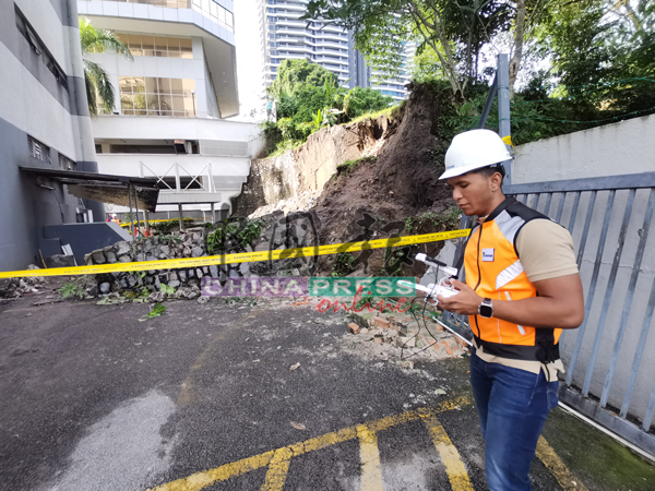 Security guard,buried,alive,landslide