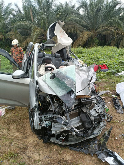 休旅车与罗厘碰撞，造成休旅车毁不成形，3名妇女当场毙命。
