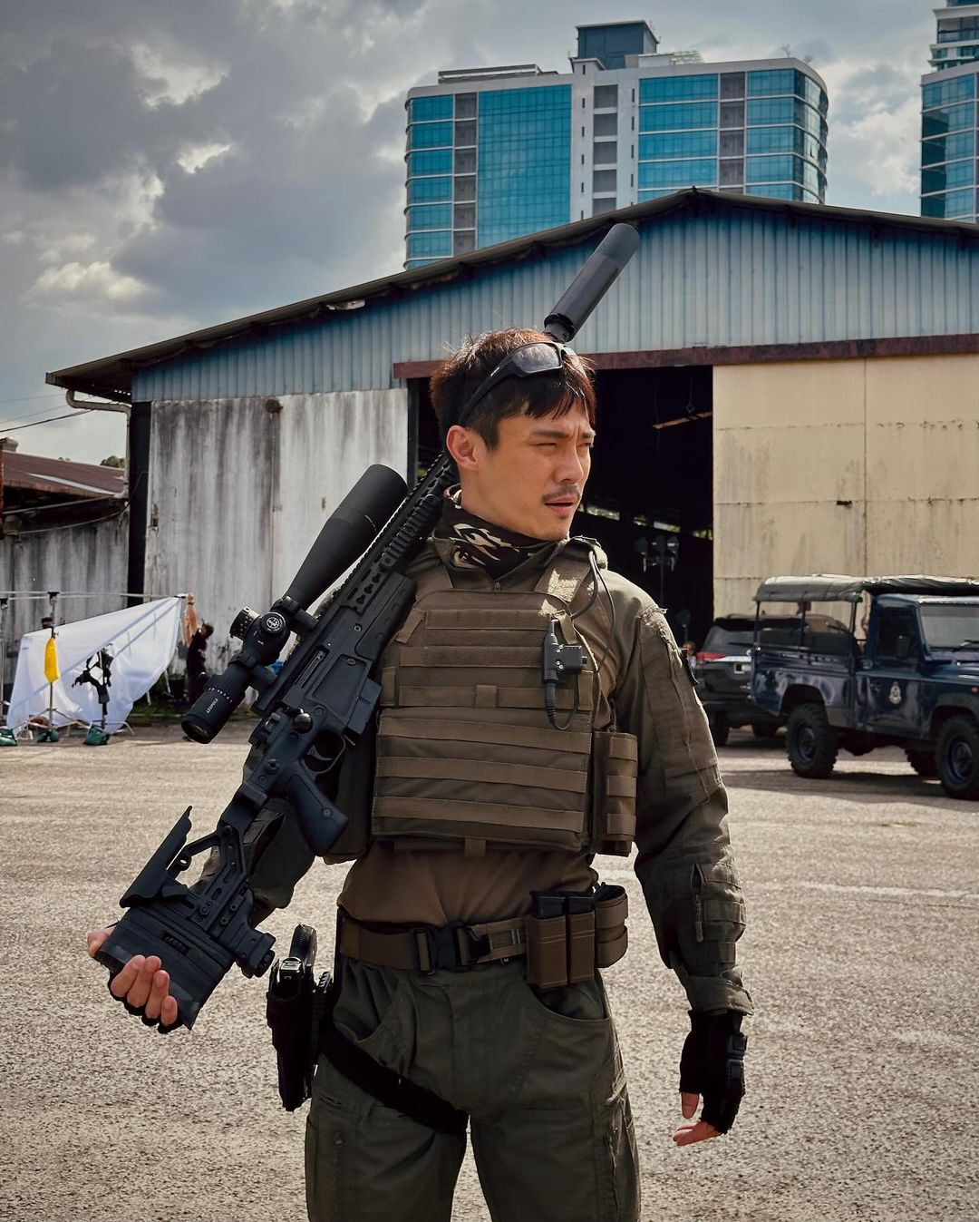 李浩菖在《Takluk》中演狙击手。