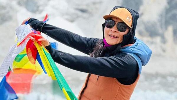 拉玛以14小时31分钟，从珠穆朗玛峰大本营到达世界最高峰山顶，刷新女性登山者最快登顶的纪录。