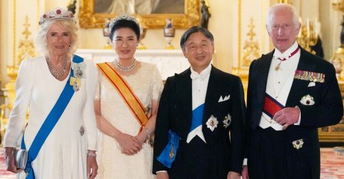 日皇夫妻出席白金汉宫国宴 英王吁促进两国关系
