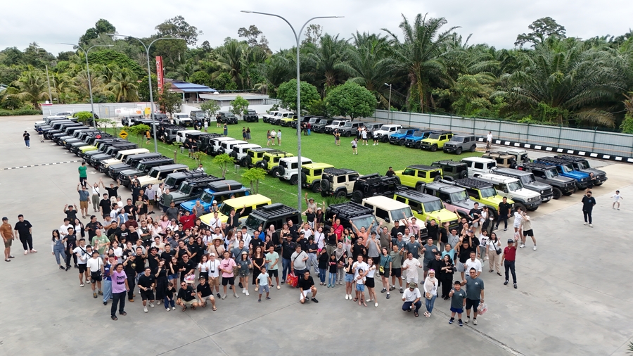马新两国共111辆吉姆车达190名车友与家人朋友一起齐聚麻坡，度过欢乐一日游。