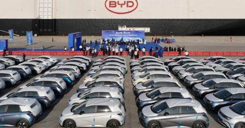 特朗普欢迎中国公司 到美国生产汽车
