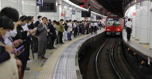 他日本搭地铁 惊呼樱花妹很少露这部位　