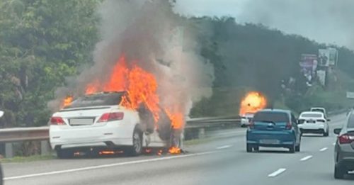 大道烈火烧车 期间还爆炸 好吓人