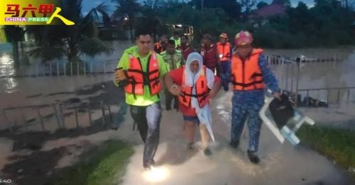 野新数区暴雨成灾 阿克马拨款每户100