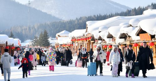 中国国常会部署措施 冰雪经济拉动消费